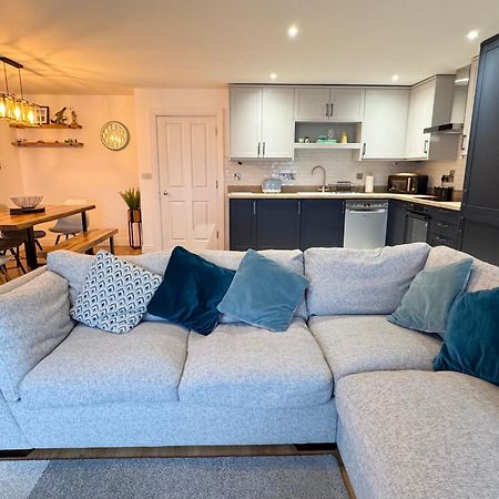 Sound Of The Sea - Penthouse In Portrush Apartment Exterior photo
