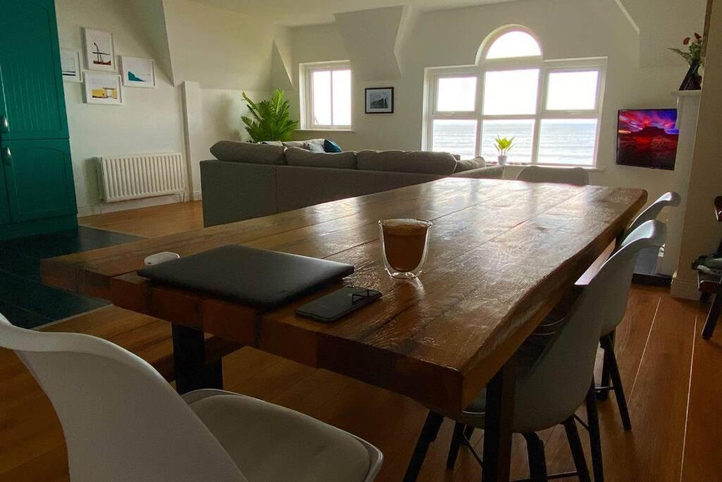 Sound Of The Sea - Penthouse In Portrush Apartment Exterior photo