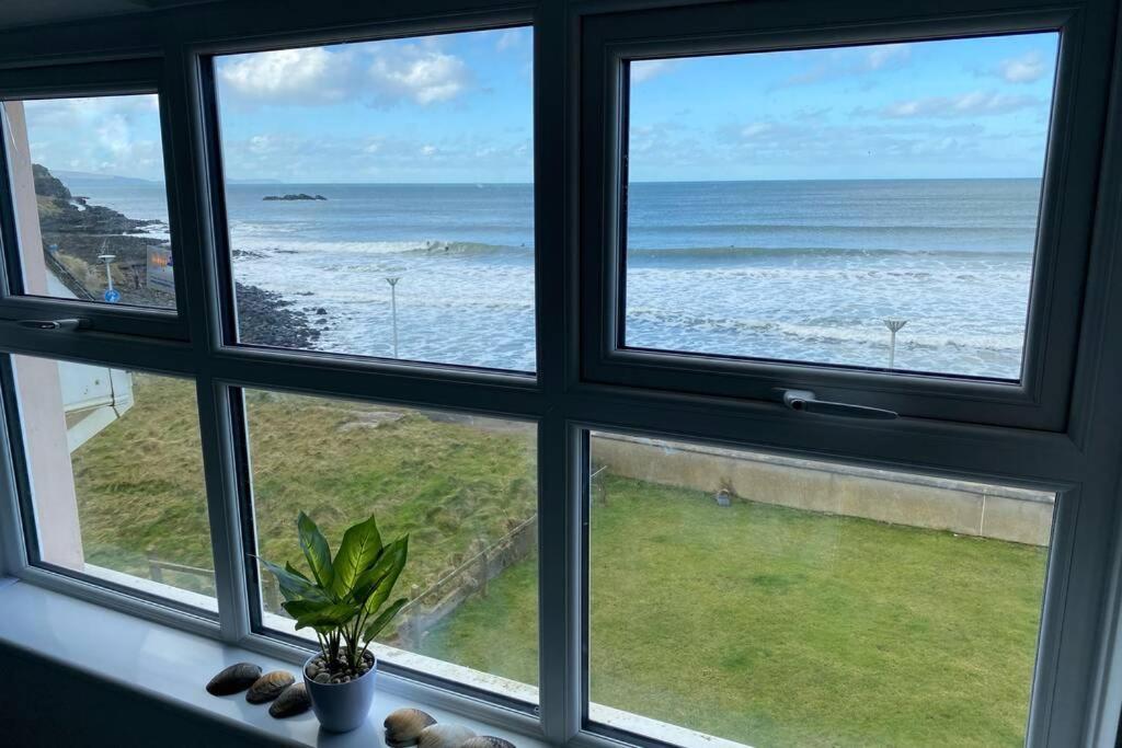 Sound Of The Sea - Penthouse In Portrush Apartment Exterior photo